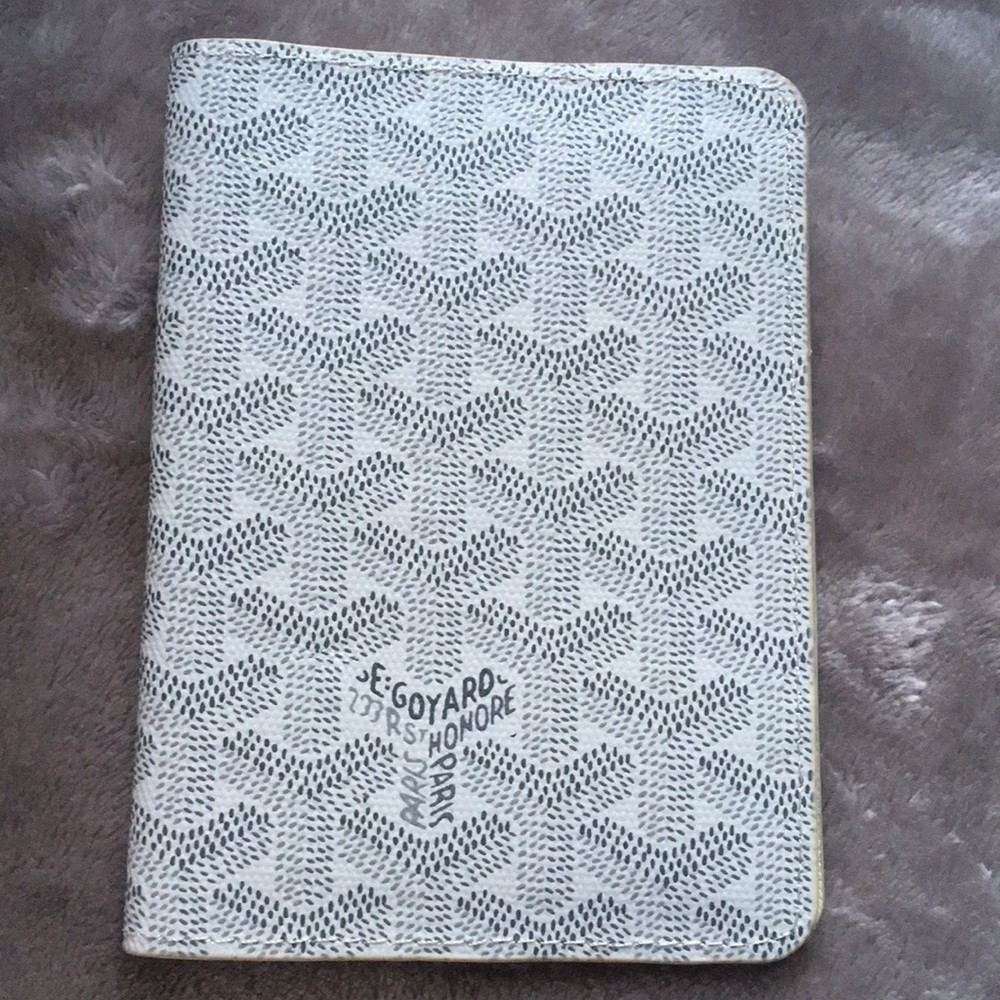 Chevron Passport Case